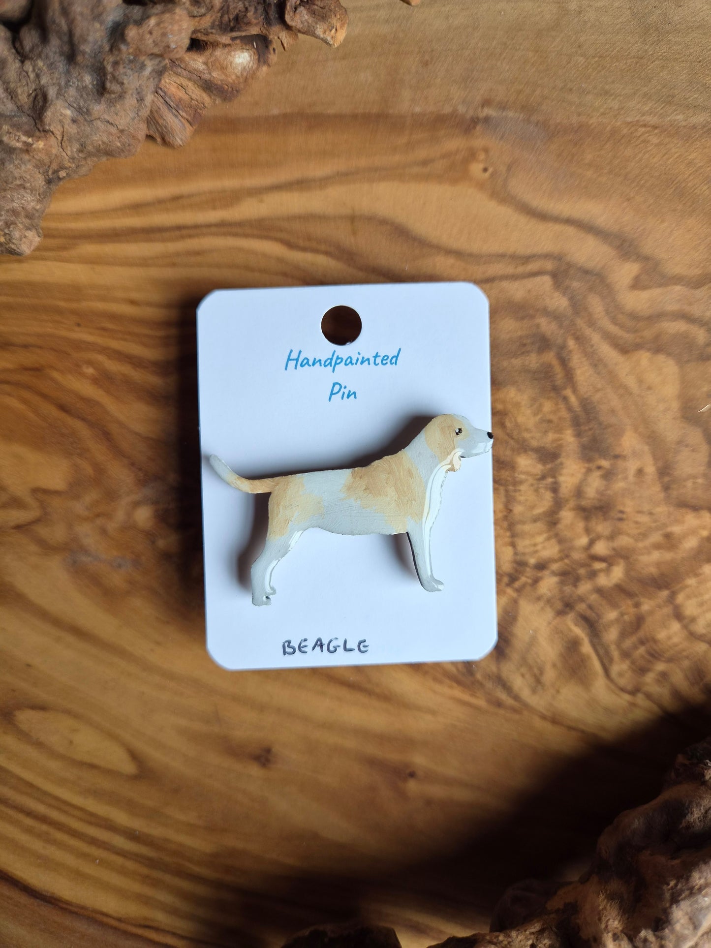 Hand-painted, lemon and white coloured Beagle dog pin badge painted on wood